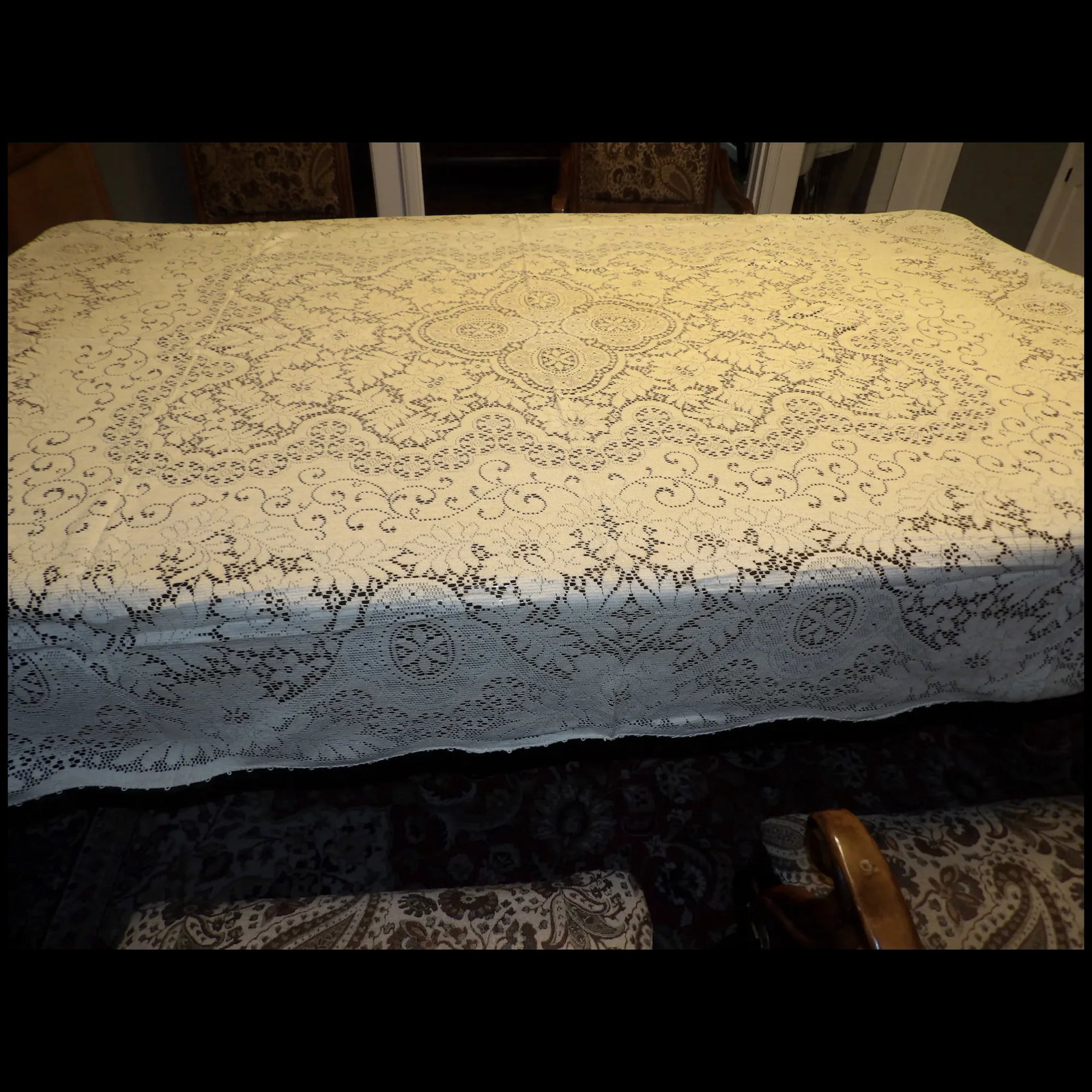 Lace Tablecloth Machine Made - 3