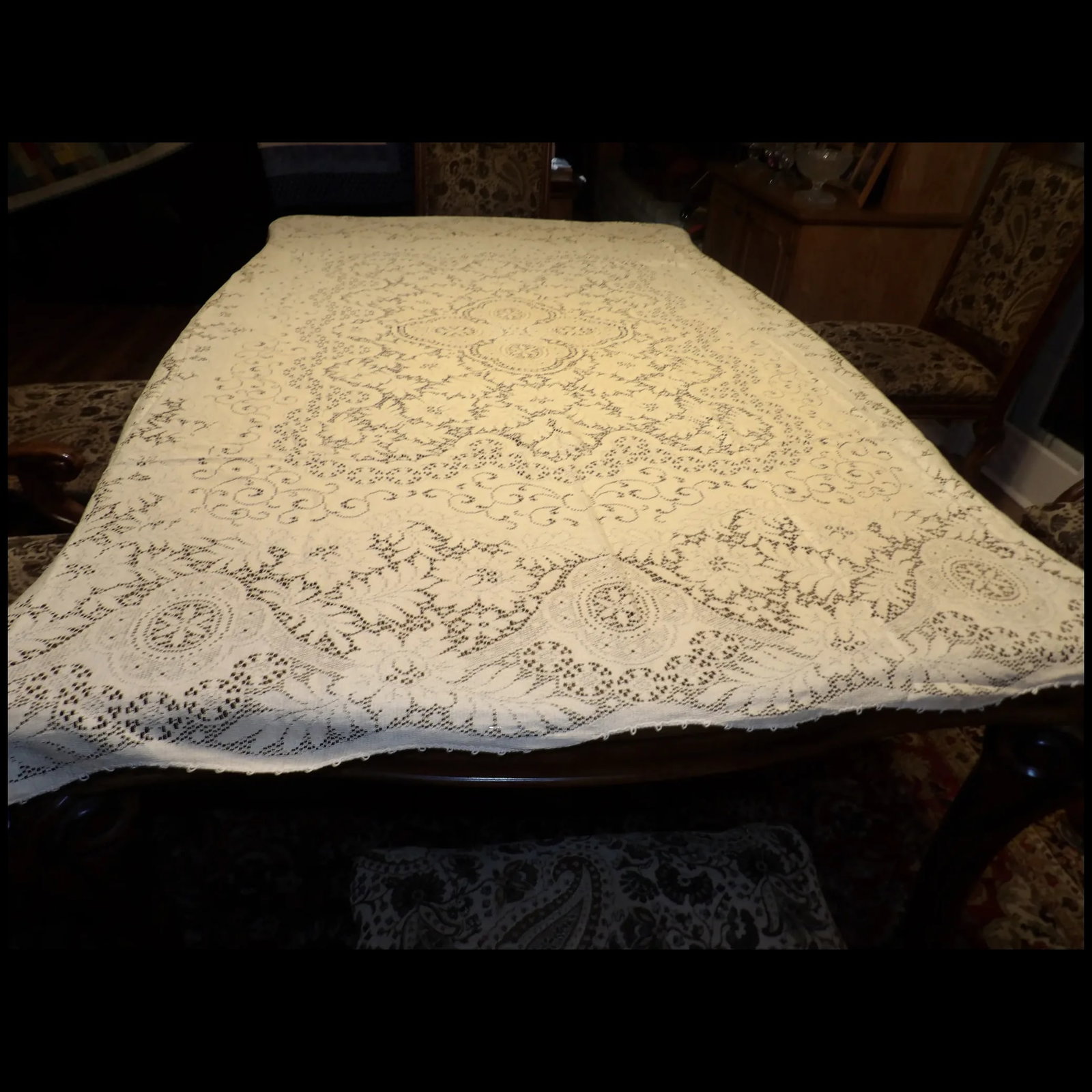 Lace Tablecloth Machine Made - 4