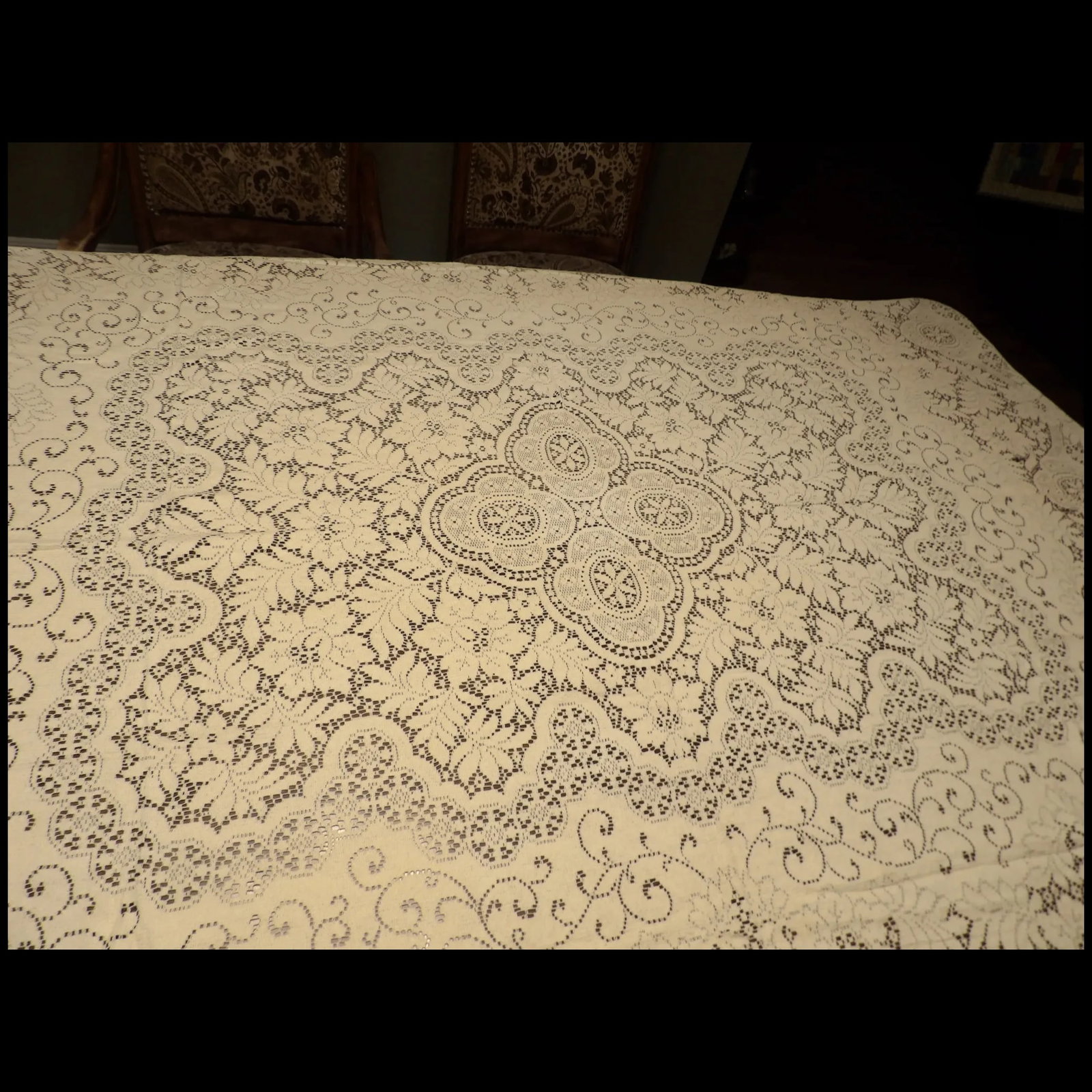 Lace Tablecloth Machine Made - 6