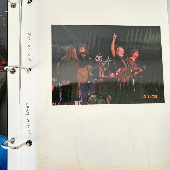 Willie Nelson Concert Photos Live at Billy Bob's Texas 10-11-2003 - 8