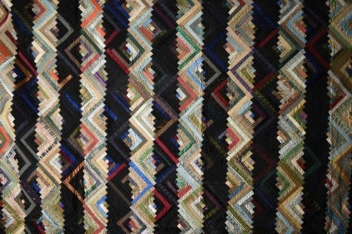 Graphic Straight Furrows Log Cabin Quilt - 2