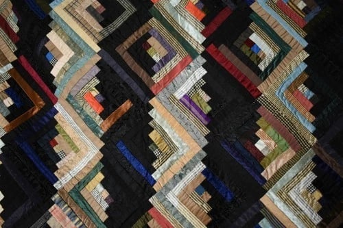 Graphic Straight Furrows Log Cabin Quilt - 3