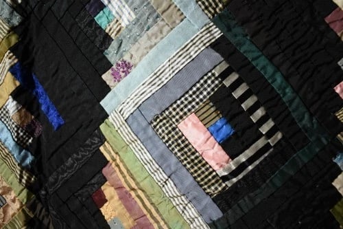 Graphic Straight Furrows Log Cabin Quilt - 7