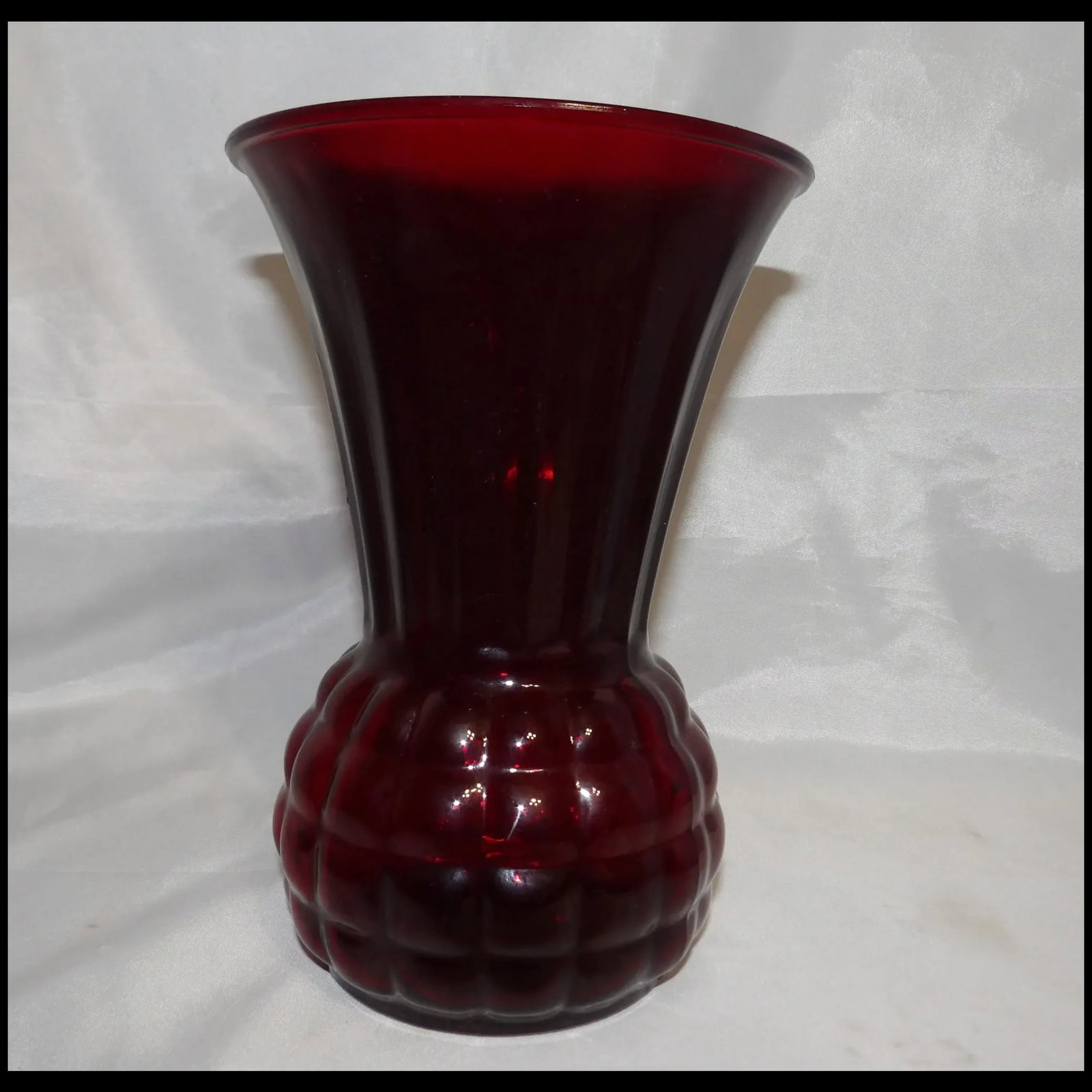 Anchor Hocking Hand-blown Ruby Red Fluted Scalloped 9" Pineapple Vase - 2