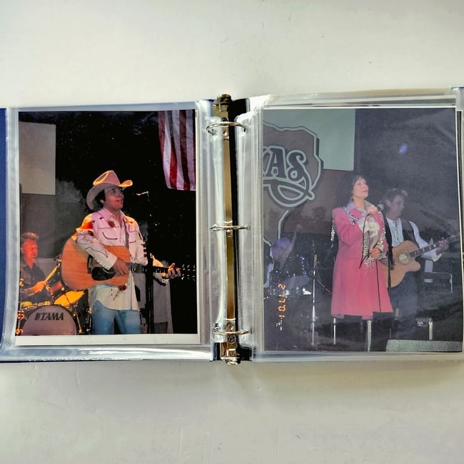 Vintage Amateur 8X10 Concert Photos from Billy Bob's Texas 2000-2002 - 10