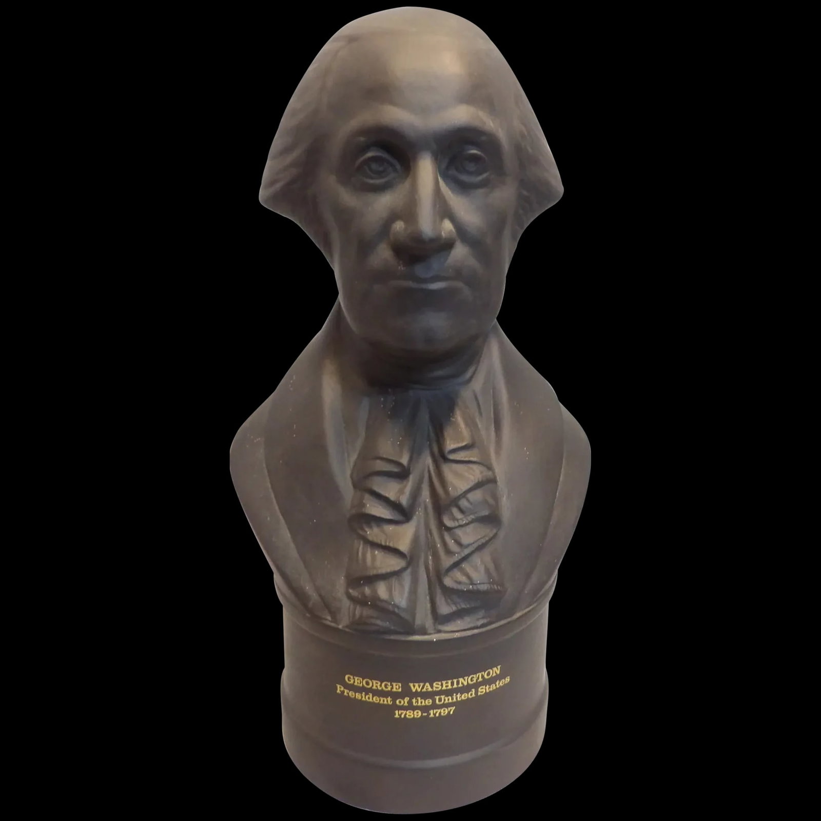 The Wedgwood Limited Black Basalt Limited Edition President- George Washington: This Wedgwood Black Basalt Limited Edition President- George Washington 678/2000. It is in excellent condition. Stands 8 3/4" tall with a base of 3 1/2". A great collector's piece of Americana. A litt