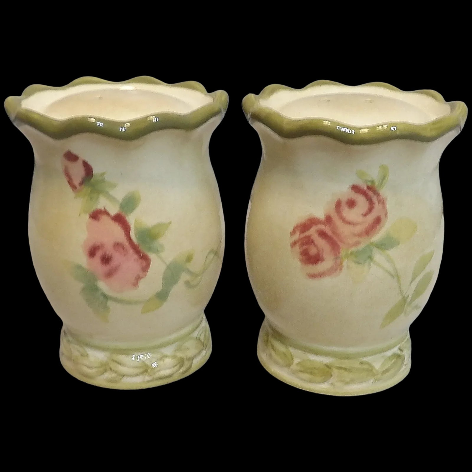 Cheri's Roses Salt & Pepper Set by 222 Fifth: This Cheri's Roses Salt & Pepper Set by 222 Fifth is in excellent condition. Measures 3 1/2" in height. This pattern was made between 1995 - 2004 and has been discontinued. Stoppers are in excellent