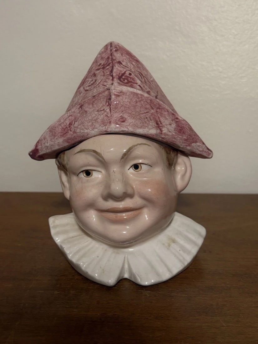 Majolica Character Humidor: It measures 6 1/2" x 5 1/4" x 4" and is marked. It has no chips, cracks or repairs Shipping: Domestic: Flat-rate of $10.00 to anywhere within the contiguous U.S. International: Foreign shipping rates 