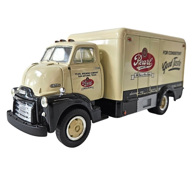 First Gear Diecast Pearl Beer 1952 GMC Insulated Van - 2