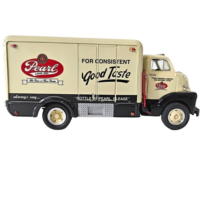 First Gear Diecast Pearl Beer 1952 GMC Insulated Van - 5