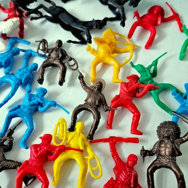 Vintage 1960s Lot of Payton Plastic Cowboys and Indians with Horses - 10