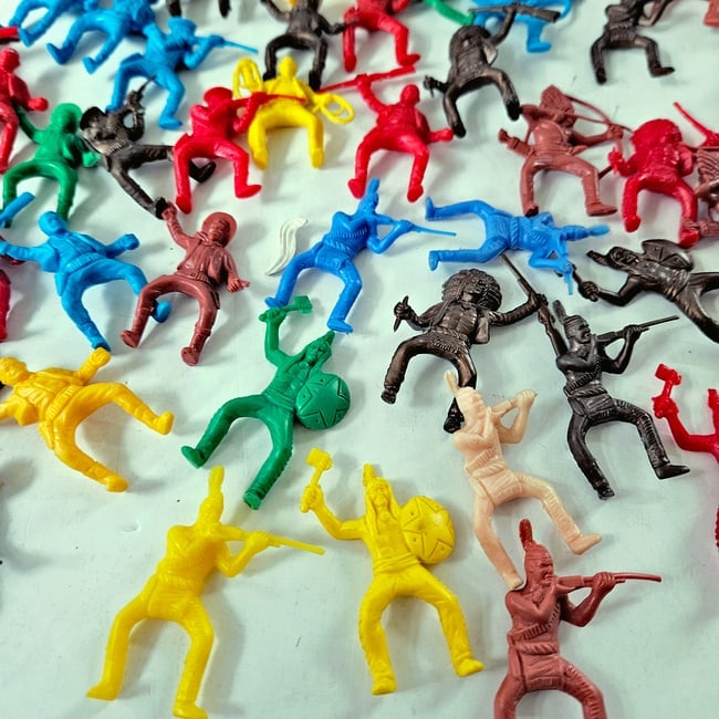 Vintage 1960s Lot of Payton Plastic Cowboys and Indians with Horses - 8