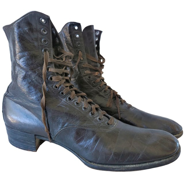 J.S. Coward Antique Pair of Women's Leather Shoes/Boots circa 1890-1915 - 2