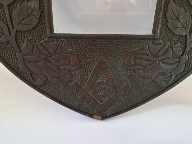 Rare carved frame with eagle and Masonic elements - 3