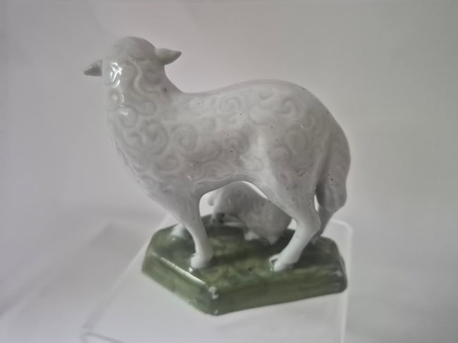 Delft ewe and lamb. Beautiful face, excellent details - 2