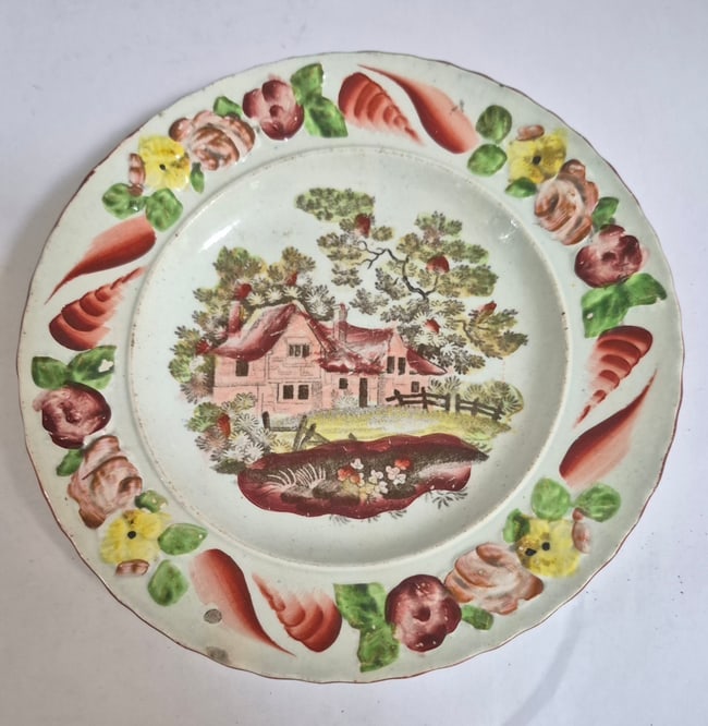 Great prarlware children's plate, 6 12"