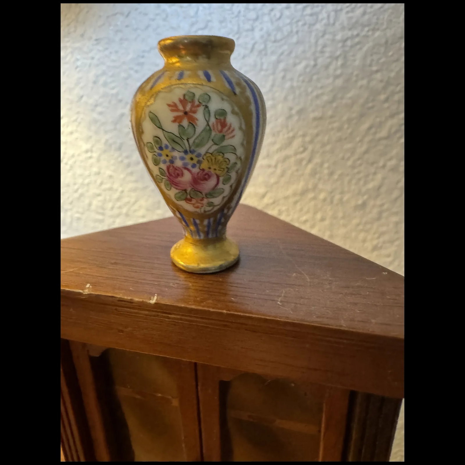 Limoges Miniature doll house Vase and pitcher signed hand painted FRENCH - 3
