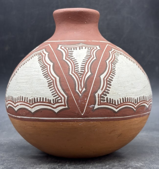Vintage Quibor Lara Vase Signed: Date/Period: unknown Dimension: 5.5" Tall x 5" diameter Material: POTTERY Additional Information: Vintage Quibor Lara Vase Native Pottery Handpainted Signed Venezuela Shipping: Domestic: Flat-rate of 