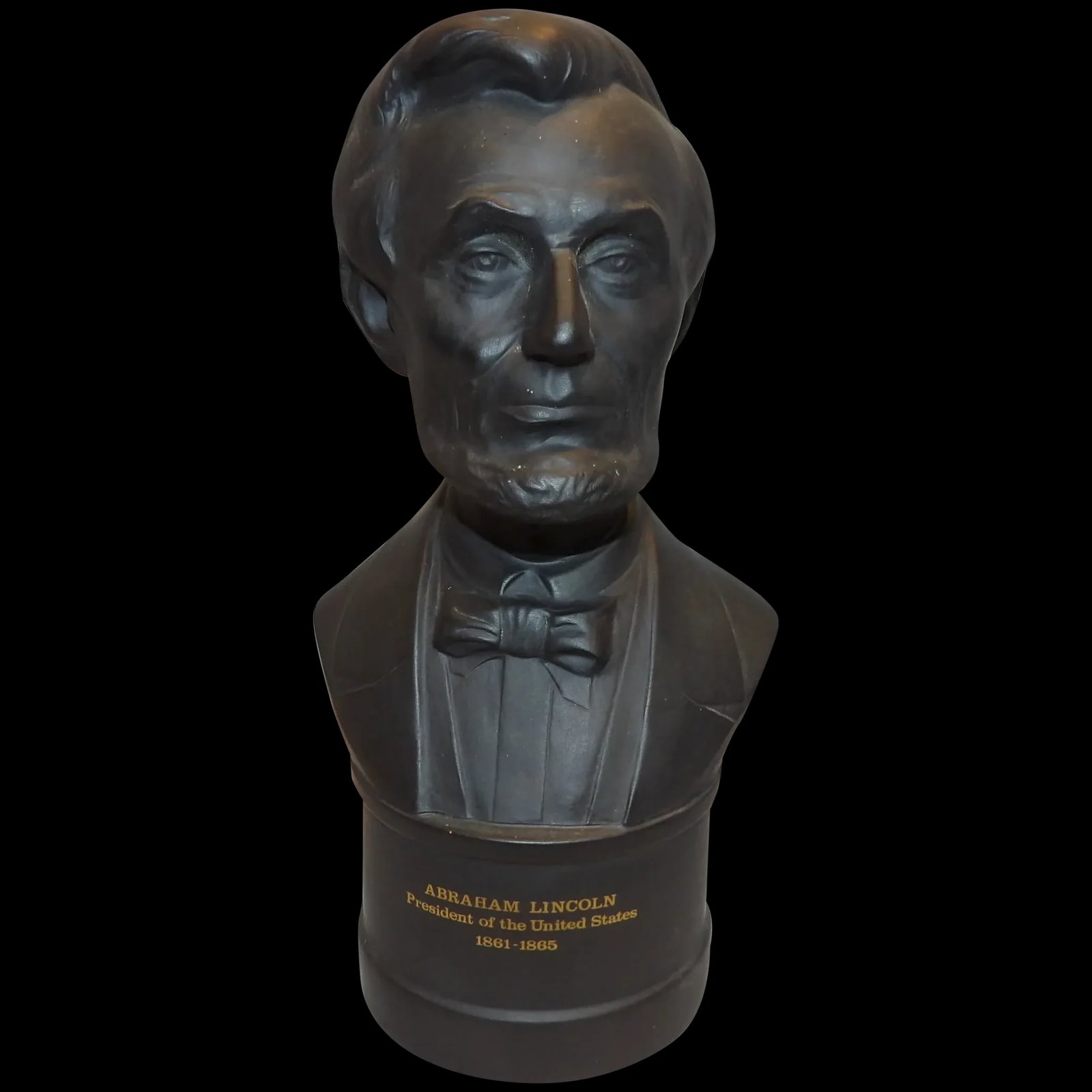 The Wedgwood Black Basalt Limited Edition President- Abraham Lincoln: This Wedgwood Black Basalt Limited Edition President- Abraham Lincoln is 1223 / 2000. It is in excellent condition. Stands 8 3/4" tall with a base of 3 1/2". A great collector's piece of Americana. A 