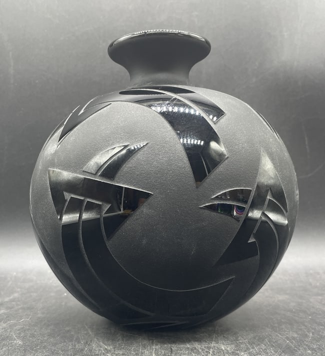 STEVEN CORREIA BLACK VASE SIGNED NUMBERED - 8