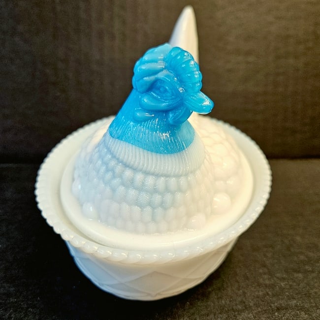 Westmoreland White with Blue Slag Turned Head Hen on Nest Circa early 20th-century - 2