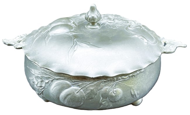 Antique circa 1900 Art Nouveau KAYSERZINN Pewter Tureen: Date/Period: unknown Dimension: approx 4" tall x 9 x 6.5 Material: pewter Additional Information: Art Nouveau KAYSERZINN Pewter Lidded soup tureen Marked 4037 Shipping: Domestic: Flat-rate of $14.00