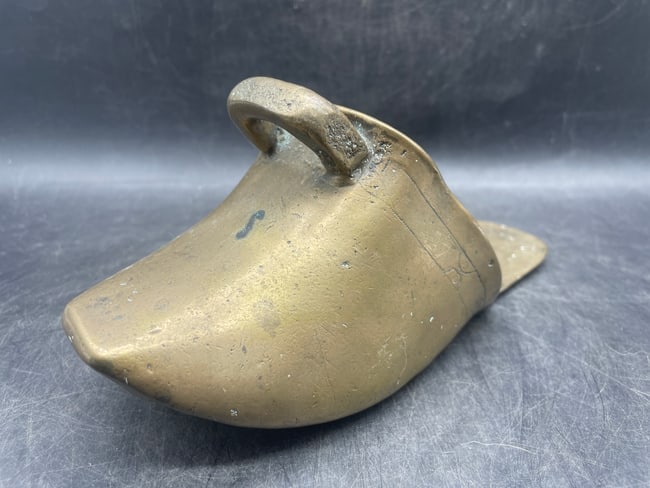 ANTIQUE SPANISH COLONIAL STIRRUP Ladies or Child Size: Date/Period: unknown Dimension: approx 3.5" tall x 9 x 3.5 Material: metal Additional Information: ANTIQUE SPANISH COLONIAL STIRRUP Ladies or Child Size Shipping: Domestic: Flat-rate of $13.00 to anyw