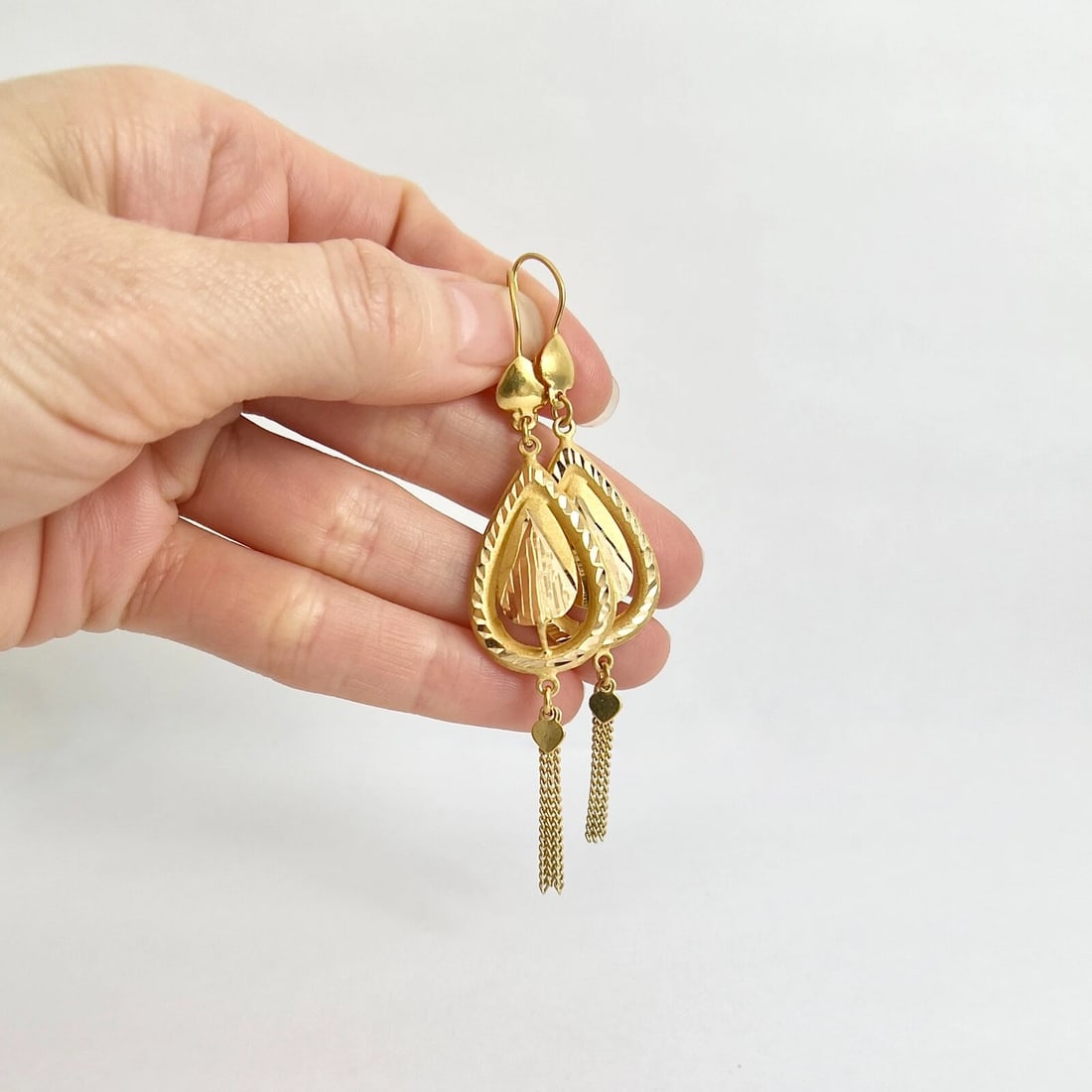 Vintage Teardrop Tassel Dangle Drop Earrings 22K Yellow Gold, 6.73 Grams - 2