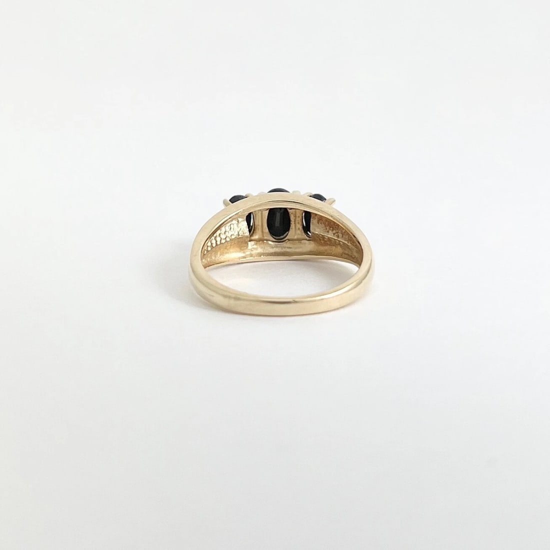 Vintage 3-Stone Oval Black Sapphire Statement Ring 10K Yellow Gold, 3.36 Gram - 7