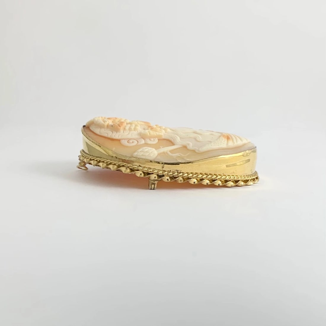 Antique Victorian Cameo Shell Pendant Brooch Pin Yellow Gold Plated, 24.19 Grams - 8
