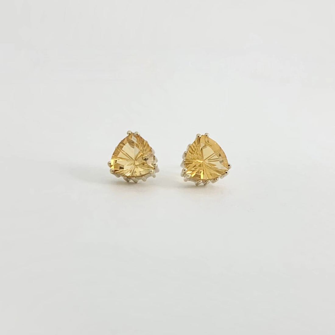 Vintage 1950's Trillion Citrine Gemstone Stud Earrings 14K Yellow Gold, 2.59 Gr - 5