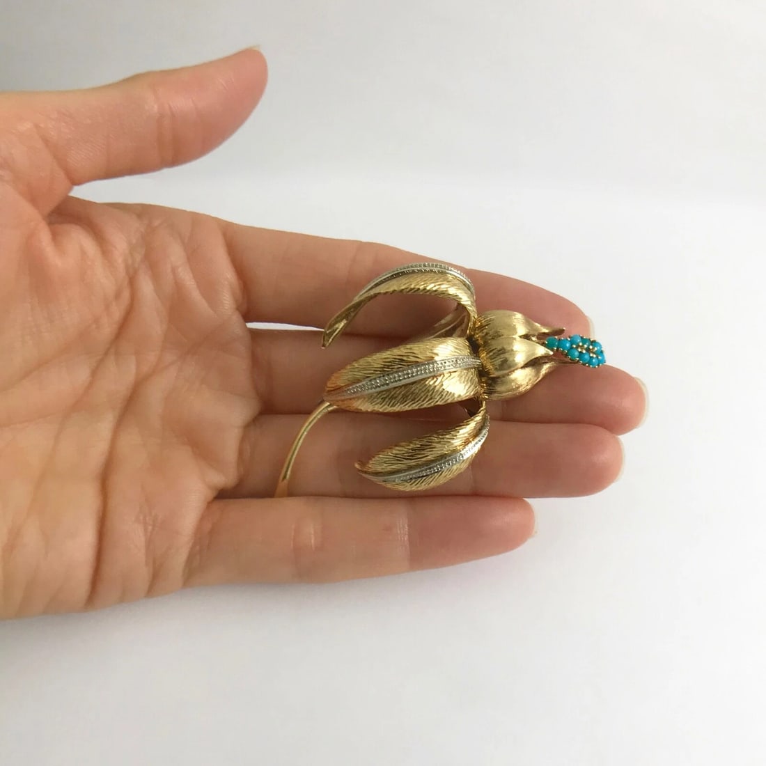 Vintage 1950's Turquoise Flower Brooch Pin in 18K Yellow Gold, 19 Grams - 2