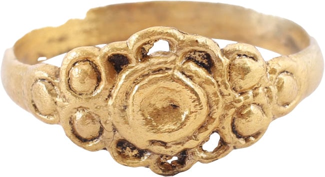 FINE EUROPEAN BETROTHAL RING 9th-12th CENTURY, SIZE 9 1/4: During the Renaissance, the act of committing to marriage took place as a formal ceremony with vows, considered sacred and unbreakable, exchanged. A ring was given by the man to the woman to bind the 