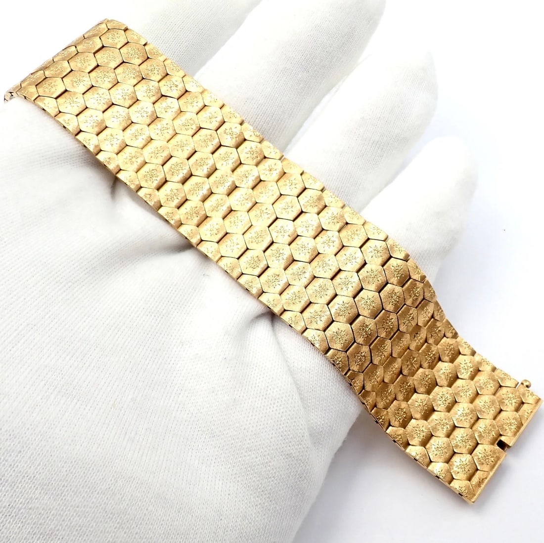 Authentic! Vintage Mario Buccellati 18k Yellow Gold Honeycomb Hexagon Bracelet - 14