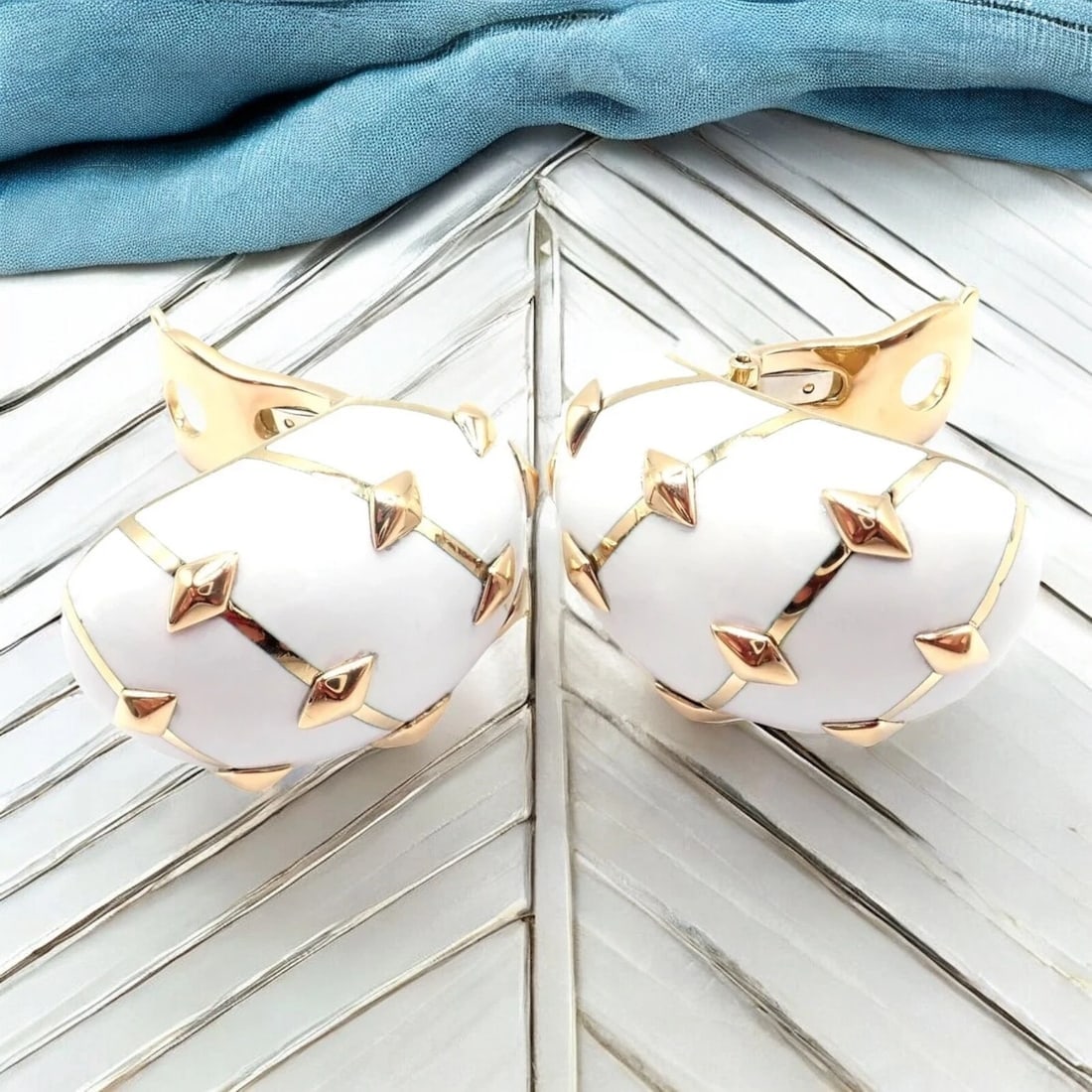 Tiffany & Co Schlumberger Dot Losange 18k Yellow Gold White Enamel Hoop Earrings - 2