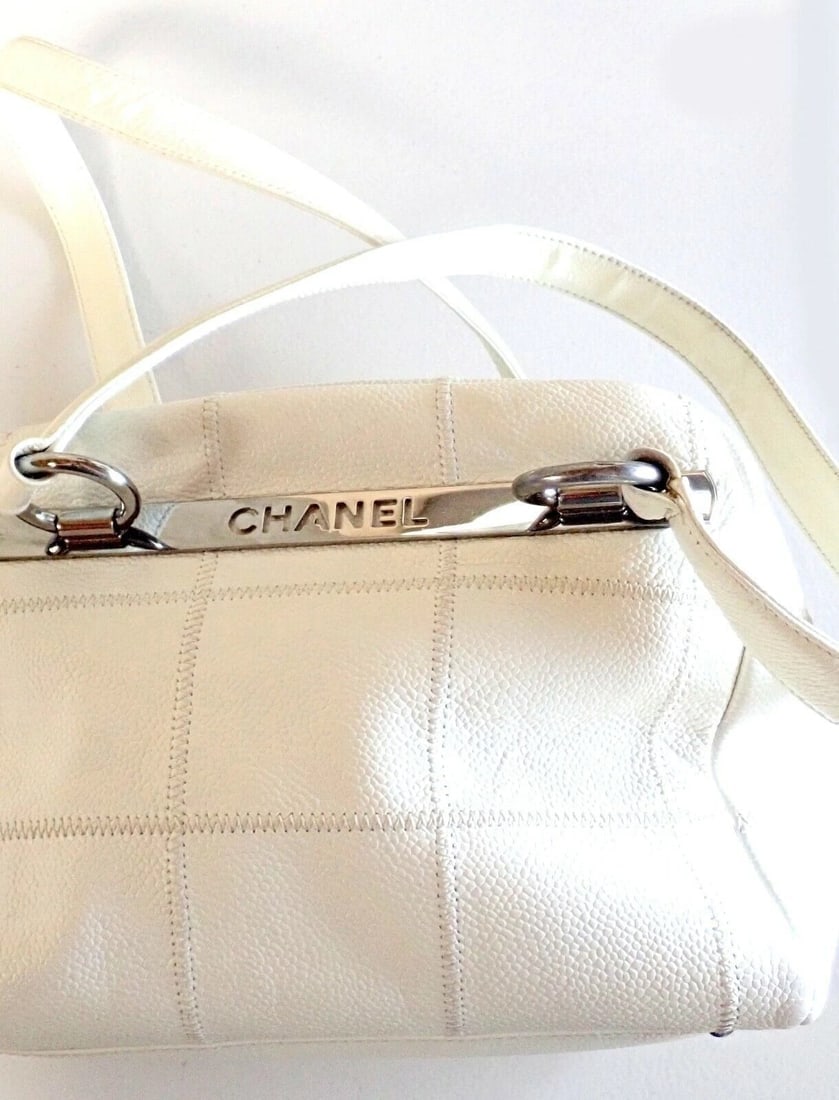 WOW! AUTHENTIC 2005 CHANEL LAX SQUARE STITCH CREAM CAVIAR LEATHER HANDBAG - 2