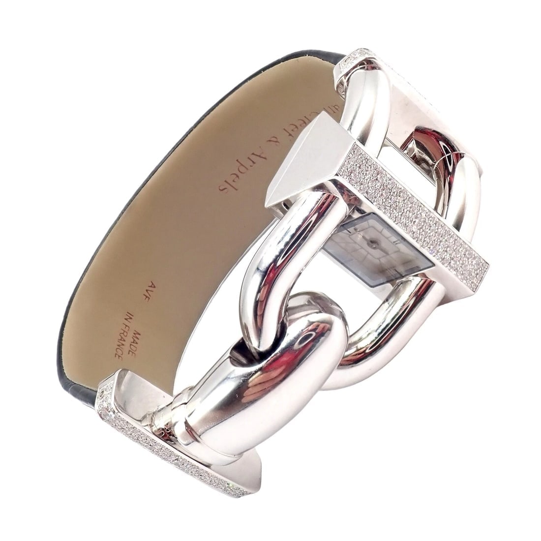 Authentic! Van Cleef & Arpels 18K White Gold Diamond Cadenas Alligator Watch: Authentic! Van Cleef & Arpels 18K White Gold Diamond Cadenas Alligator Watch About This Piece: The Authentic Van Cleef & Arpels Cadenas Watch combines elegance with innovation. Crafted from 18K white 