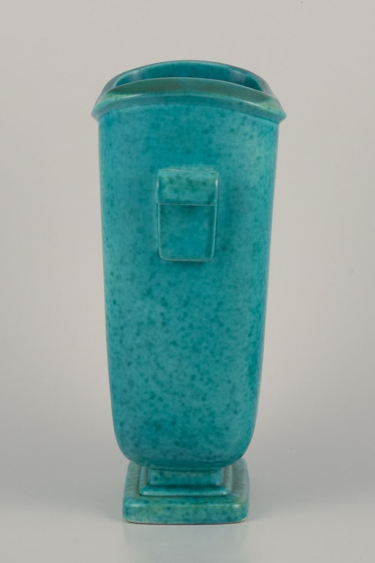 Wilhelm Kåge for Gustavsberg. Large "Argenta" vase with two handles. Glaze in green hues. - 6