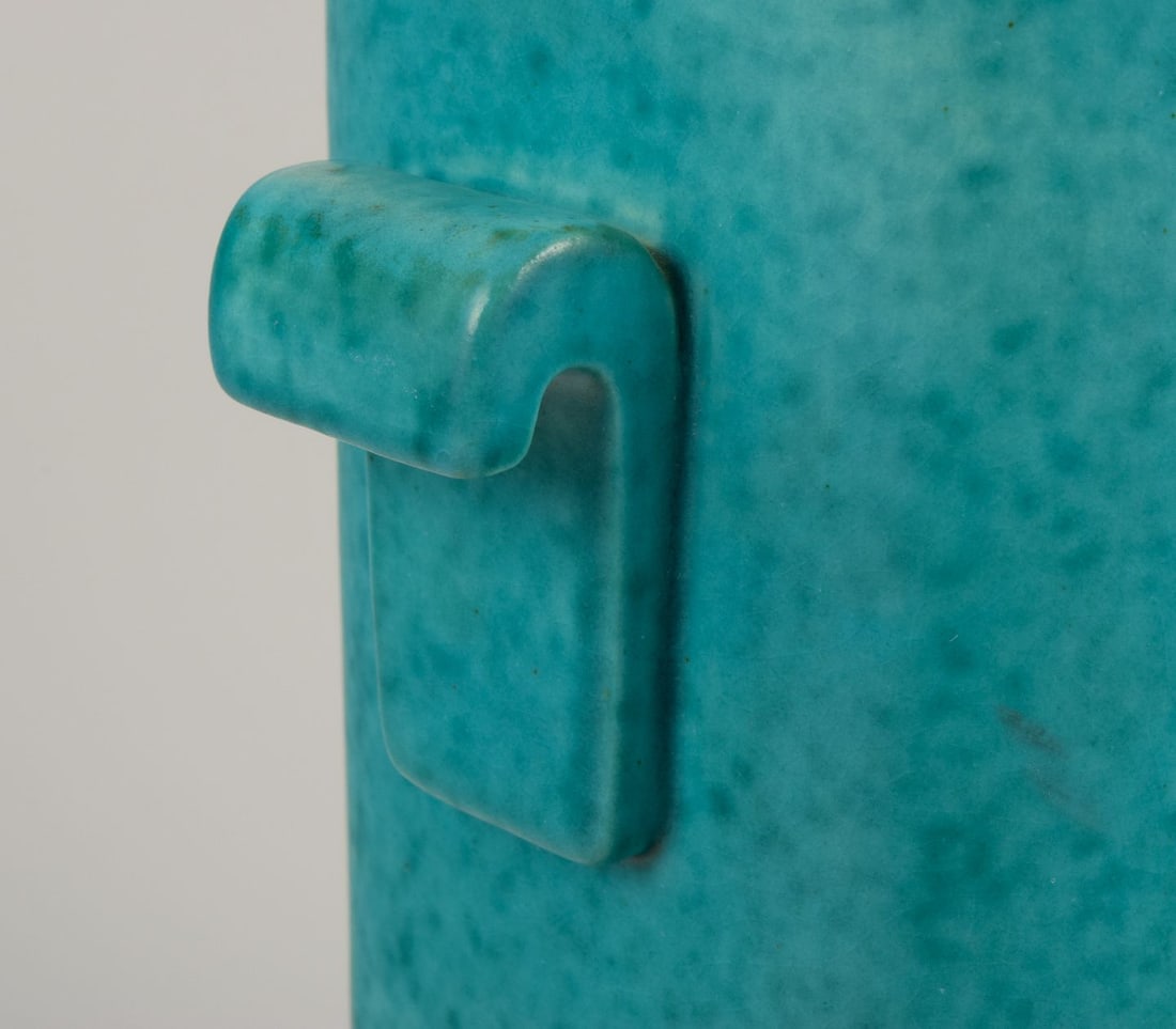 Wilhelm Kåge for Gustavsberg. Large "Argenta" vase with two handles. Glaze in green hues. - 8