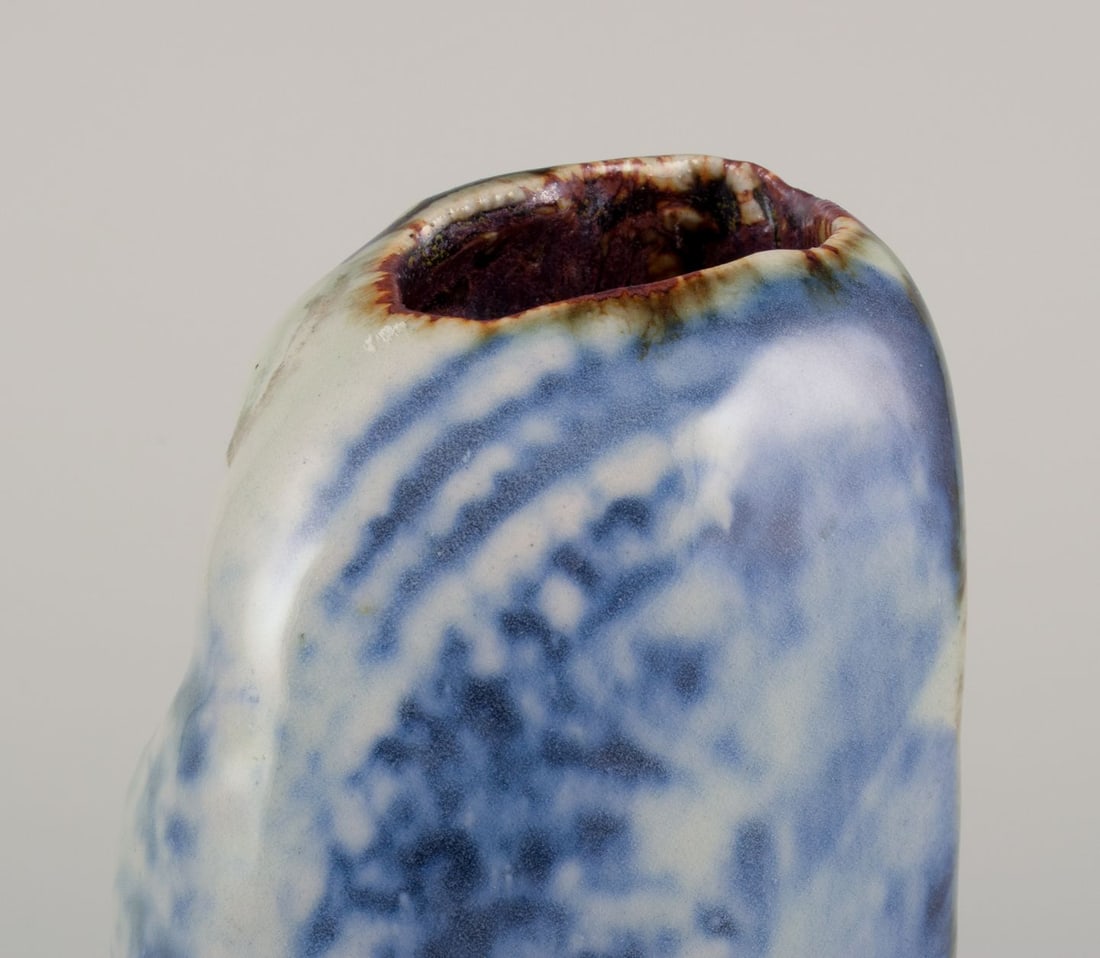 Carl Harry Stålhane for "Designhuset, Sweden. Ceramic vase with organic form. Ca. 1970. - 7