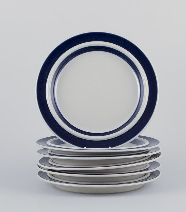 Ulla Procopé for Arabia, Finland. A set of six 'Anemone' stoneware dinner plates. Approximately (1 of 6)