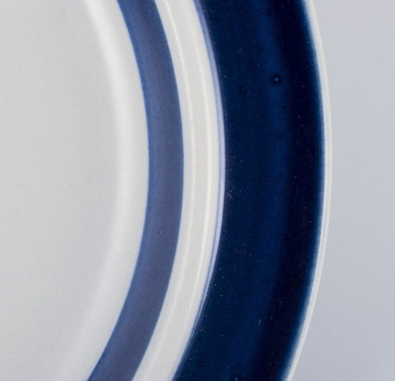 Ulla Procopé for Arabia, Finland. A set of six 'Anemone' stoneware dinner plates. Approximately - 5