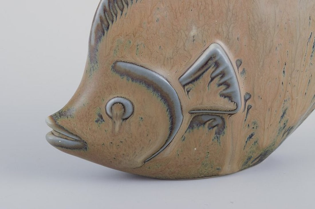 Gunnar Nylund for Rörstrand, Sweden. Ceramic figurine in the shape of a fish. Mid-20th century. - 4