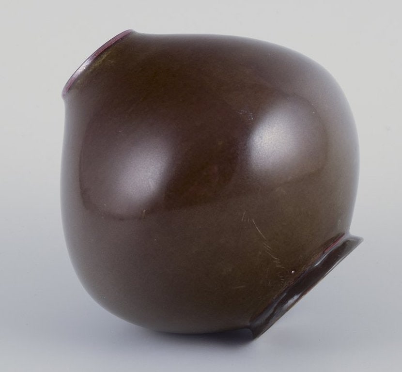 Royal Copenhagen. Chubby shape ceramic vase. Aubergine glaze. 1930s/40s. - 5