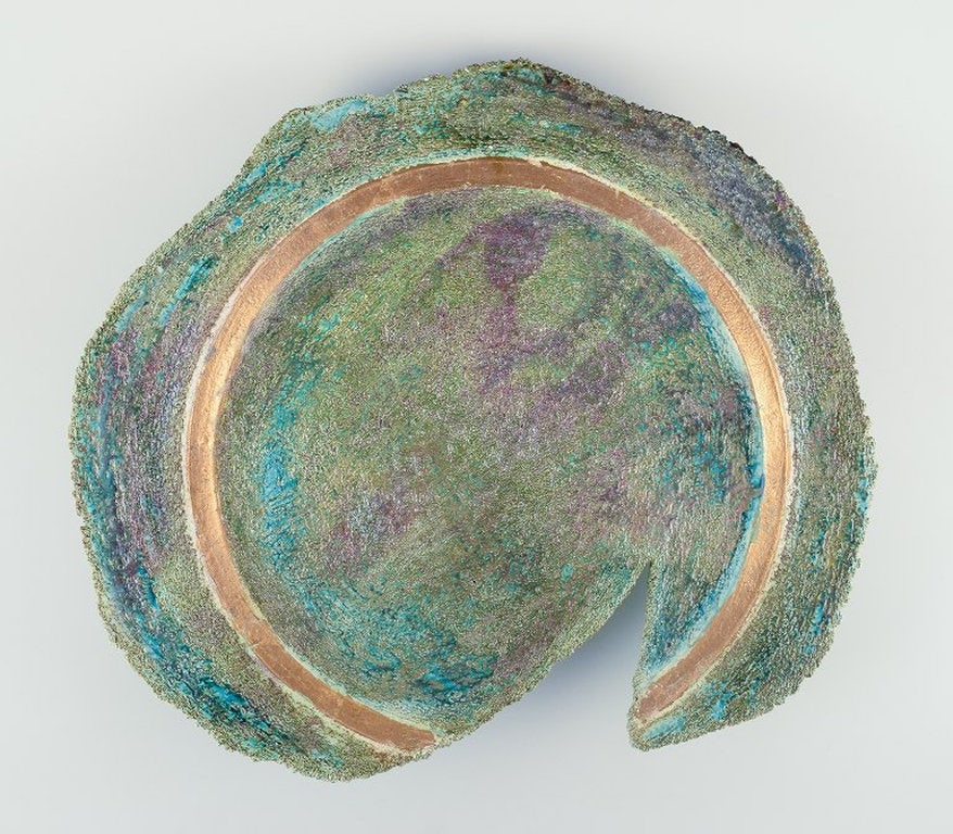 Édouard Massier, French ceramicist. Colossal unique dish of glazed ceramic, on three feet. - 7