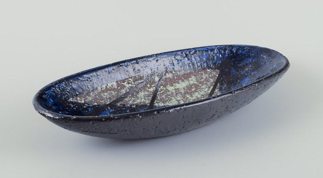 Ingrid Atterberg for Upsala Ekeby, Sweden. Oblong stoneware bowl. Circa 1960. - 3