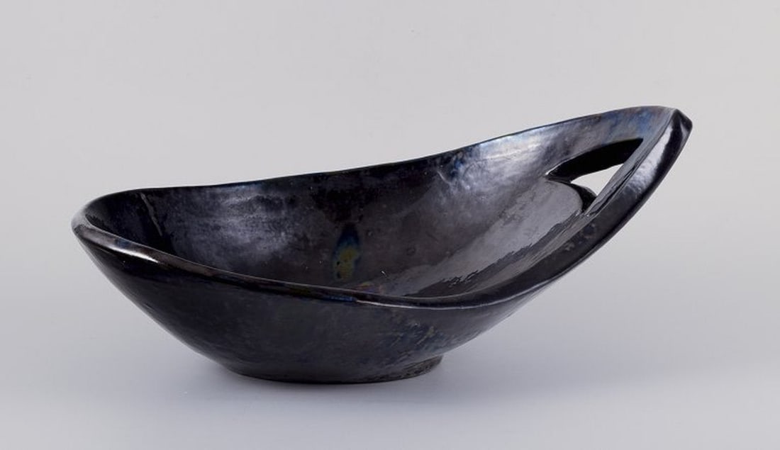 Biot, France. Large unique ceramic bowl. Organic form. 1970s. - 2