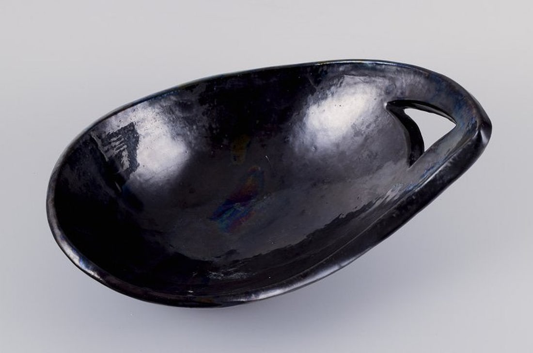 Biot, France. Large unique ceramic bowl. Organic form. 1970s. - 3