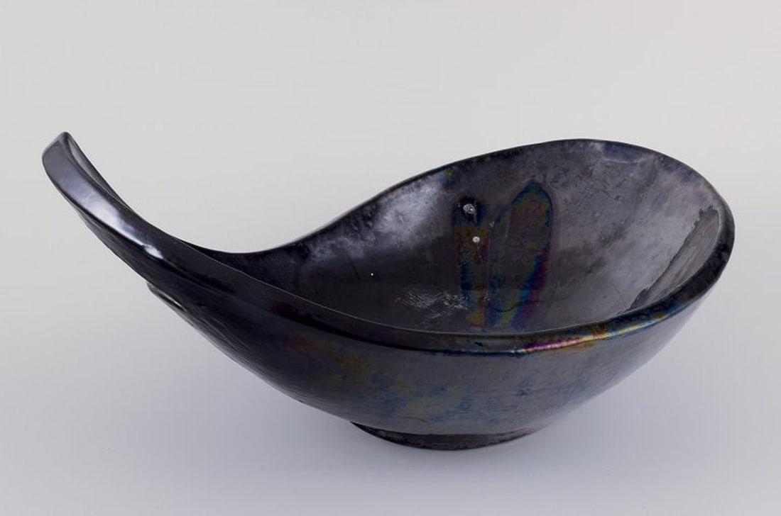 Biot, France. Large unique ceramic bowl. Organic form. 1970s. - 4