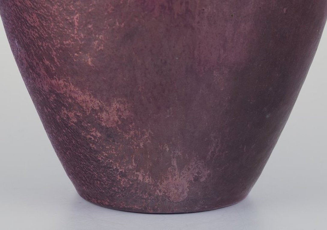 Jens Petersen, Danish ceramicist. Unique vase in matte and shiny lustre glaze. Circa 1920. - 5